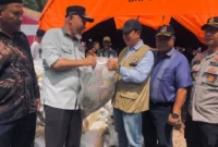 Gubernur Mahyeldi meninjau pengungsian korban bencana Bayang Utara Pesisir Selatan dan memastikan pembangunan huntara serta bantuan warga.
