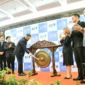 Wali Kota Padang, Fadly Amran membuka Inaugurasi JCI West Sumatera Tahun 2026 di The ZHM Premiere Hotel, Sabtu (10/1/2026). (Foto: Prokopim Padang)