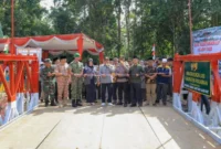 Bupati Pasaman Welly Suhery meresmikan Jembatan Bailey Sungai Lasi, Minggu (25/1/2026). (Foto: Kominfo Pasaman)