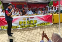 Kak Seto saat menyampaikan sambutan, sekaligus berkomunikasi dengan anak-anak di pengungsian. (Foto: Dok. Kominfo)