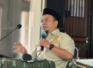 Ketua DPRD Padang Muharlion reses di Masjid Almanar.