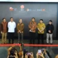 Ketua Dewan Komisioner OJK Mahendra Siregar bersama dua pejabat OJK mengundurkan diri. Mahendra menyebut pengunduran diri ini sebagai bentuk tanggung jawab moral.