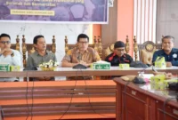 Kepala Diskominfo Kota Pariaman, Yalviendri saat menghadiri Konferensi VII PWI Padang Pariaman/Kota Pariaman yang digelar di Ruang Rapat Wali Kota Pariaman, Sabtu (24/1/2026). (Foto: Kominfo Kota Pariaman)