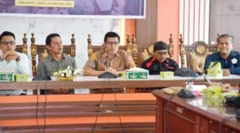 Kepala Diskominfo Kota Pariaman, Yalviendri saat menghadiri Konferensi VII PWI Padang Pariaman/Kota Pariaman yang digelar di Ruang Rapat Wali Kota Pariaman, Sabtu (24/1/2026). (Foto: Kominfo Kota Pariaman)
