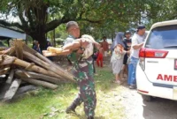Korban hanyut di Pantai Pasia Sabalah, Kelurahan Pasie Nan Tigo saat dievakuasi ke rumah sakit. (Foto: BPBD Padang)