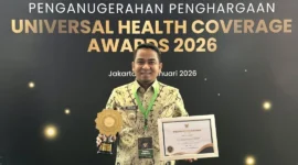 Wali Kota Solok Ramadhani Kirana Putra menerima penghargaan UHC Awards 2026 di Ballroom JIEXPO Kemayoran, Jakarta Pusat, Selasa (27/1/2026). (Foto: Prokopim Solok)