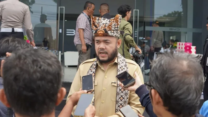Wali Kota Padang Fadly Amran memastikan pemulihan distribusi air menjadi prioritas utama Pemerintah Kota Padang. (Foto: Diskominfo Padang)