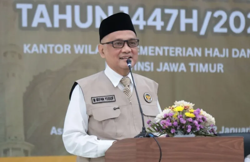 Menteri Haji dan Umrah RI, Mochamad Irfan Yusuf saat membuka seleksi di Asrama Haji Embarkasi Sukolilo, Surabaya, Kamis (22/1/2026). (Foto: Kemenhaj)