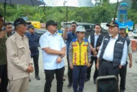 Menteri PU RI, Dody Hanggodo didampingi Gubernur Mahyeldi meninjau ruas jalan Malalak–Bukittinggi di Kabupaten Agam, Rabu (28/1/2026). (Foto: ADPSB)
