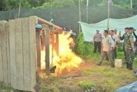 Tim Terpadu Pencegahan dan Penertiban PETI Sumbar memusnahkan barang bukti aktivitas tambang emas ilegal di Jorong Lubuk Aro, Nagari Padang Matinggi Utara, Kamis (15/1/2025). (Foto: ADPSB)
