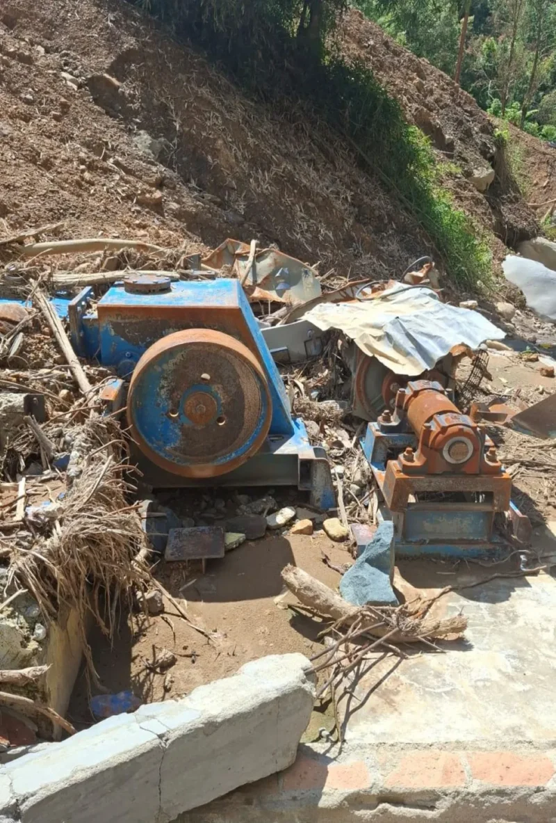 
Kondisi kerusakan pada PLTMH Ngalau Gadang akibat bencana banjir yang melanda kampung itu akhir November 2025 lalu. (Foto: Dok. Humas PLTMH)
