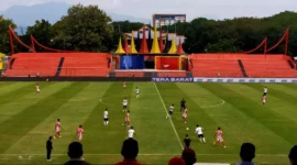 PSP Padang menang 2-1 atas Josal FC pada laga perdana Liga 4 Sumbar di Stadion Haji Agus Salim Padang, Kamis (22/1/2026). (Foto: FB Diskominfo Padang)
