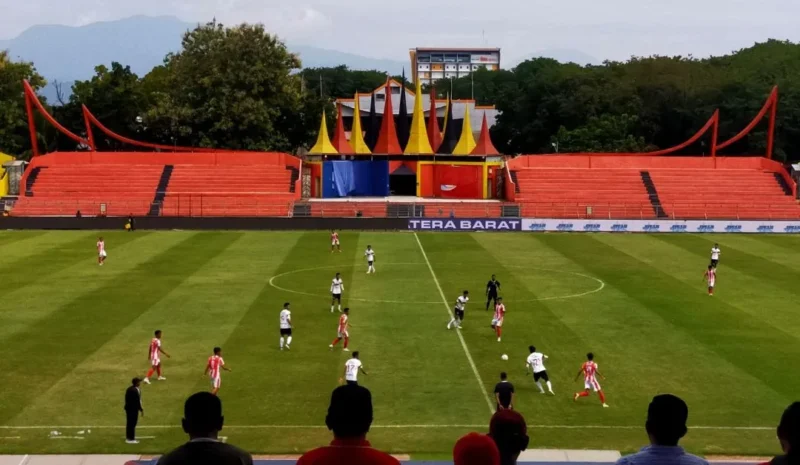 PSP Padang menang 2-1 atas Josal FC pada laga perdana Liga 4 Sumbar di Stadion Haji Agus Salim Padang, Kamis (22/1/2026). (Foto: FB Diskominfo Padang)