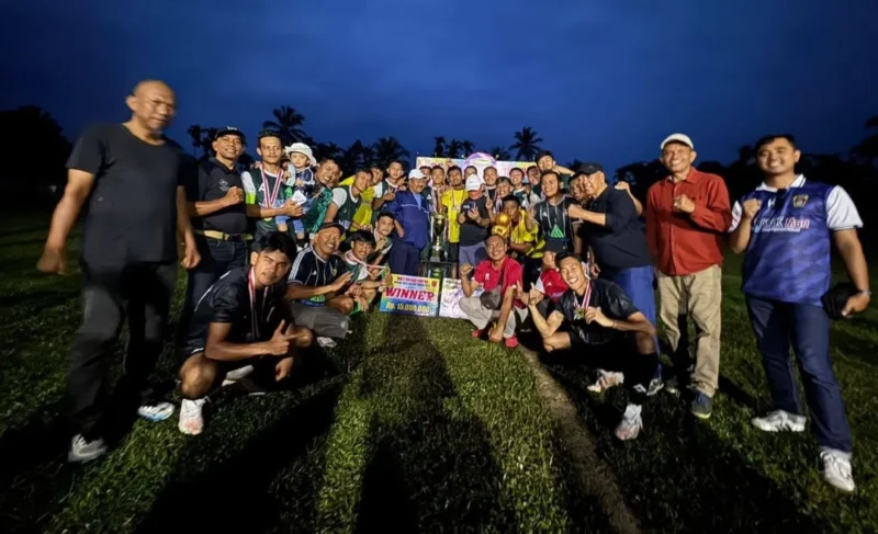 PSP Padang menjuarai Nagari Cup Batu Balang setelah menang adu pinalti atas MMP FC Kabupaten Solok di Kabupaten Limapuluh Kota. (Foto: FB Diskominfo Padang)