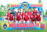 PSP Padang melibas Three Boys Sijunjung dengan skor telak 5-0 pada semifinal Wali Nagari Cup XV Batu Balang, Kamis (1/1/2026). Kemenangan ini memastikan langkah PSP ke partai final turnamen bergengsi tingkat nagari tersebut. (Foto: Ist)