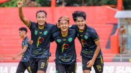 PSPP Padang Panjang menang telak atas Batang Anai FC 5-0 di laga perdana Liga 4 Sumbar 2026 di Stadion Haji Agus Salim Padang, Kamis (22/1/2026). (Foto: Kominfo Padang Panjang)