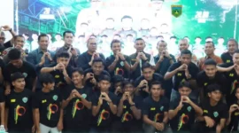 Pemko Padang Panjang melepas tim sepak bola PSPP untuk berlaga di Liga 4 Sumbar musim 2025/2026, Selasa (21/1/2026) malam. (Foto: Kominfo Padang Panjang)