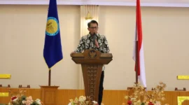 Asisten Pemerintahan dan Kesejahteraan Rakyat, Elfis Chandra membuka Pariaman Campus Expo 2026 di Universitas Sumatera Barat Convention & Exhibition (UCE), Sabtu (31/1). (Foto: Kominfo Kota Pariaman)