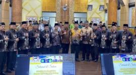 Pelantikan Pengurus BKS TPQ/TQA Kota Padang periode 2025–2030 di Ruang Abu Bakar Jaar, Balai Kota Padang, Aie Pacah, Minggu (25/1/2026). (Foto: Diskominfo Padang)