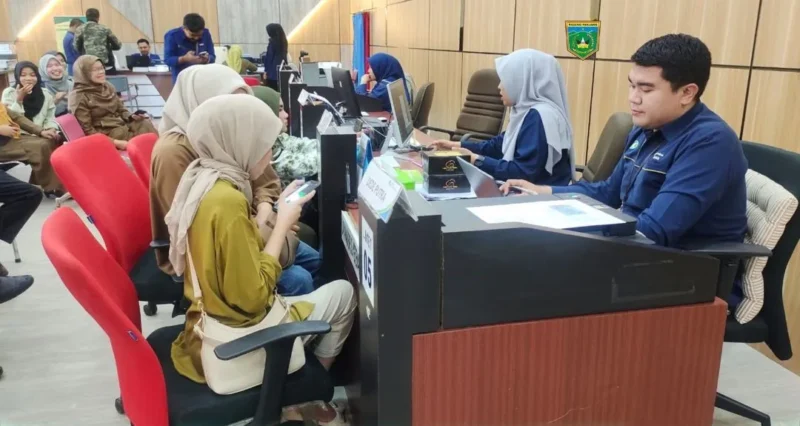 Pemko Padang Panjang meraih predikat A- (Sangat Baik) dalam Penilaian Kinerja Penyelenggaraan Pelayanan Publik Tahun 2025 oleh Kementerian PANRB. (Foto: Kominfo Padang Panjang)