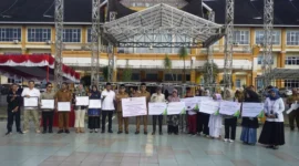 Pemkab Pasbar resmi meluncurkan inovasi 1 ASN Lindungi 1 Pekerja Rentan, Senin (5/1). (Foto: Kominfo Pasbar)