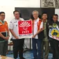 Pemkab Bulukumba menyalurkan bantuan kemanusiaan bagi korban bencana hidrometeorologi di Tanah Datar, Rabu (14/1/2025). (Foto: Prokopim Tanah Datar)