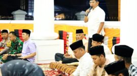 Pemkab Padang Pariaman menggelar doa bersama menjelang pergantian tahun 2026 di Pendopo Bupati Padang Pariaman, Rabu malam (31/12/2025). (Foto: Kominfo Padang Pariaman)