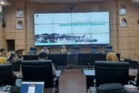 Pemko Padang menggelar Sosialisasi dan Pendampingan Penggunaan TTE di Ruang Rapat Abu Bakar Jaar, Balai Kota Aie Pacah, Selasa (6/1/2026). (Foto: Diskominfo Padang)