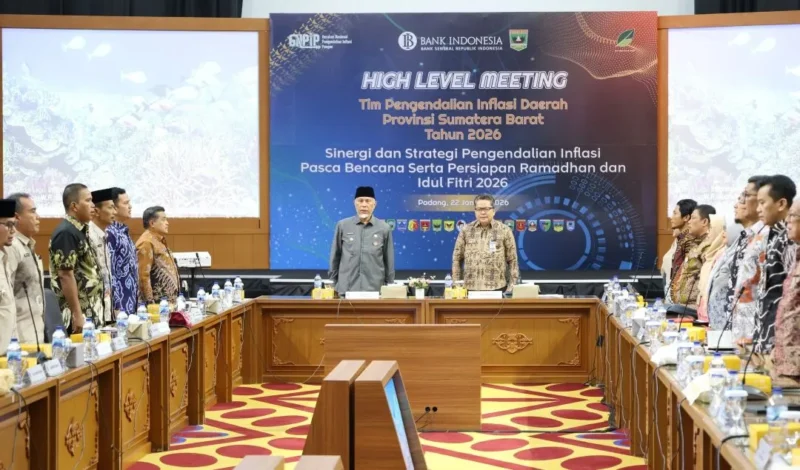 Wakil Wali Kota Pariaman, Mulyadi menghadiri High Level Meeting (HLM) TPID Sumbar 2026 di Aula Anggun Nan Tongga Kantor Perwakilan Bank Indonesia, Kamis (22/1). (Foto: Kominfo Kota Pariaman)