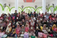 Kemenag menyalurkan Al Quran bagi penyintas bencana Sumatera. (Foto: Ist)