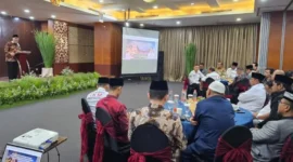 Gubernur Sumbar Mahyeldi saat silaturahmi bersama perantau Minangkabau dan organisasi masyarakat Minang, filantropi serta NGO di Hotel Balairung, Jakarta, Sabtu malam (10/1/2026). (Foto: ADPSB)