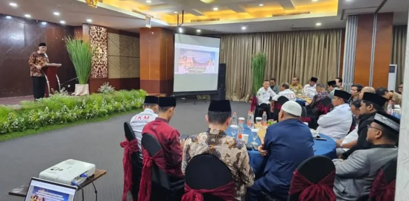 Gubernur Sumbar Mahyeldi saat silaturahmi bersama perantau Minangkabau dan organisasi masyarakat Minang, filantropi serta NGO di Hotel Balairung, Jakarta, Sabtu malam (10/1/2026). (Foto: ADPSB)
