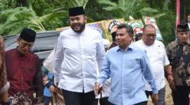Wali Kota Padang Fadly Amran meresmikan GSG RW III Masjid Muhajirin di Kelurahan Padang Besi, Kecamatan Lubuk Kilangan, Jumat (9/1/2026). (Foto: Prokopim Padang)