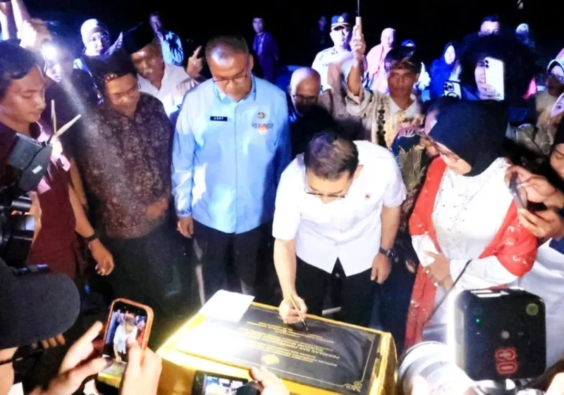 Menteri Kebudayaan RI, Fadli Zon meresmikan Museum Mohammad Sjafei di INS Kayu Tanam, Kabupaten Padang Pariaman, Sumbar, Jumat malam (23/1/2026). (Foto: Kominfo Padang Pariaman)