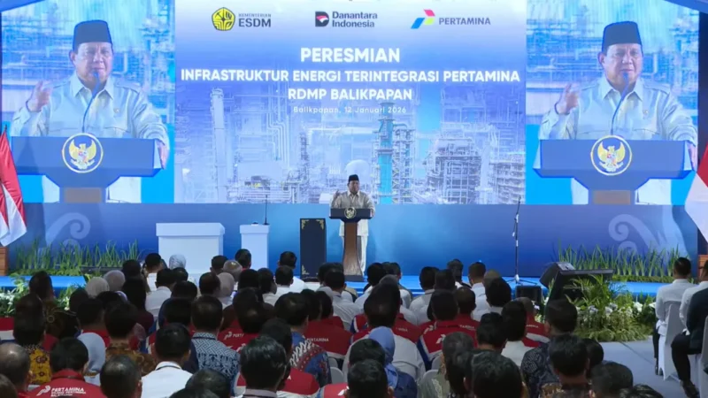 Presiden Prabowo Subianto meresmikan infrastruktur energi terintegrasi Pertamina RDMP Balikpapan di Kantor Besar PT Pertamina (Persero) Refinery Unit V, Kota Balikpapan, Kaltim, Senin (12/1/2026). (Foto: BPMI Setpres)