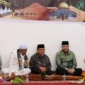 Wali Kota Padang, Fadly Amran bersama Wakil Wali Kota Padang, Maigus Nasir, menghadiri peringatan Isra’ Mi’raj Nabi Muhammad SAW 1447 H di Pondok Pesantren Darul Ulum, Minggu (18/1/2026). (Foto: Prokopim Padang)