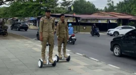Satpol PP Padang memperketat pengamanan tempat wisata dan kawasan rawan tawuran selama long weekend demi kenyamanan wisatawan. (Foto: Diskominfo Padang)