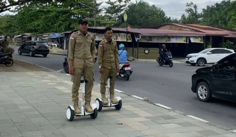 Satpol PP Padang memperketat pengamanan tempat wisata dan kawasan rawan tawuran selama long weekend demi kenyamanan wisatawan. (Foto: Diskominfo Padang)