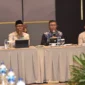 Pj Sekda Padang Raju Minropa menghadiri Rapat Monev serta konsinyering isu pembebasan lahan untuk pembangunan Fly Over Sitinjau Lauik dan Tol Padang-Sicincin, di Hotel Santika Padang, Jumat (23/1/2026). (Foto: Prokopim Padang)