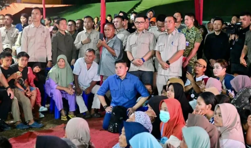 Presiden Prabowo Subianto menghabiskan malam pergantian Tahun Baru 2026 di lokasi terdampak bencana Tapsel. (Foto: BPMI Setpres)