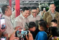 Presiden Prabowo saat menghadiri malam pergantian Tahun Baru 2026 bersama warga Desa Batu Hula, Kecamatan Batang Toru, Kabupaten Tapsel, Sumut, Rabu (31/12/2025). (Foto: BPMI Setpres)