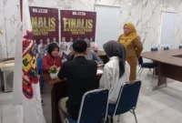 Proses pendaftaran pemilihan Duta Genre Kota Padang 2026 di Kantor DP3AP2KB Padang. (Foto: Diskominfo Padang)