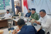 Wakil Wali Kota Padang Maigus Nasir mengikuti Rakor Pemulihan Pascabencana Sumatera secara daring dari Gedung Bapenda Padang, Jumat (9/1/2026). (Foto: Diskominfo Padang)