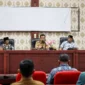 Sekretaris Daerah Kota Pariaman, Afrizal Azhar memimpin rapat sosialisasi bersama masyarakat, Senin (26/1/2026). (Foto: Kominfo Kota Pariaman)