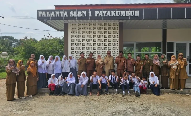 Sekdaprov Sumbar Arry Yuswandi meninjau SLBN 1 Payakumbuh, Senin (19/1/2026). (Foto: ADPSB)