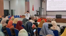 Wakil Wali Kota Padang Maigus Nasir memberikan Penguatan Program Smart Surau bagi Kepala Satuan Pendidikan di Gedung Youth Center, Rabu (14/1/2026). (Foto: Diskominfo Padang)