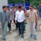 
Sekretaris Utama BNPB, Rustian didampingi Wakil Bupati Pessel, Risnaldi Ibrahim saat berkunjung ke Pessel. (Foto: Dok. Kominfo)
