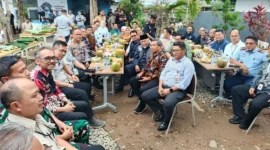 Silaturahmi Forkopimda, BUMN, dan OJK di Taman Kantor Bea Cukai Teluk Bayur, Padang, Kamis (8/1/2026). (Foto: ADPSB)