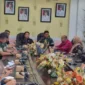 Sekkab Pessel, Zainal Arifin saat memimpin rapat persiapan TMMD di ruang rapat bupati beberapa waktu lalu. (Foto: Dok. Prokopim)