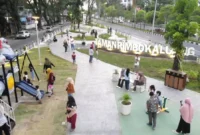 Taman Rimbo Kaluang kini tampil cantik dan lebih ramah anak setelah direvitalisasi pada 2025. (Foto: Diskominfo Padang)